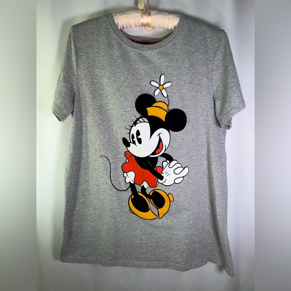 NWOT-Disney Minnie Mouse Women’s XXL Gray Short Sleeve Velvet Graphic Tee